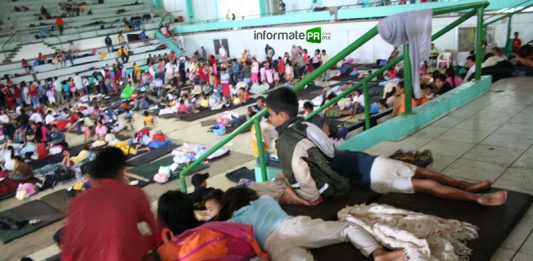 En el gimnasio municipal se concentraron los damnificados del huracán Dean (Foto: Jorge Huerta E.)